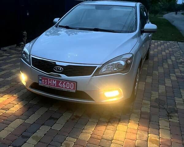 Сірий Кіа Сід, об'ємом двигуна 0 л та пробігом 236 тис. км за 8700 $, фото 10 на Automoto.ua
