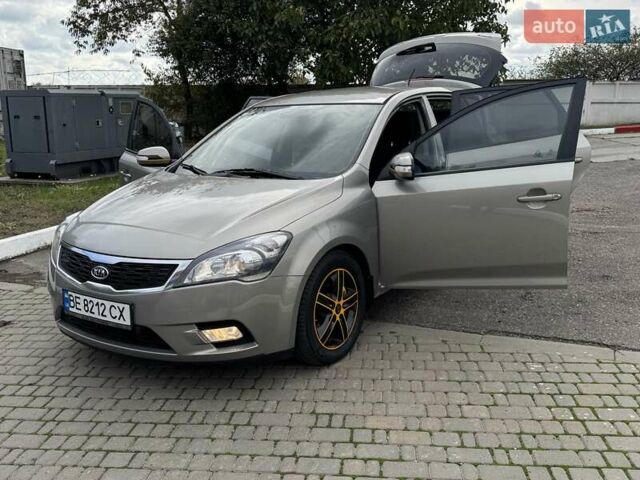 Серый Киа Сид, объемом двигателя 1.6 л и пробегом 241 тыс. км за 7300 $, фото 27 на Automoto.ua