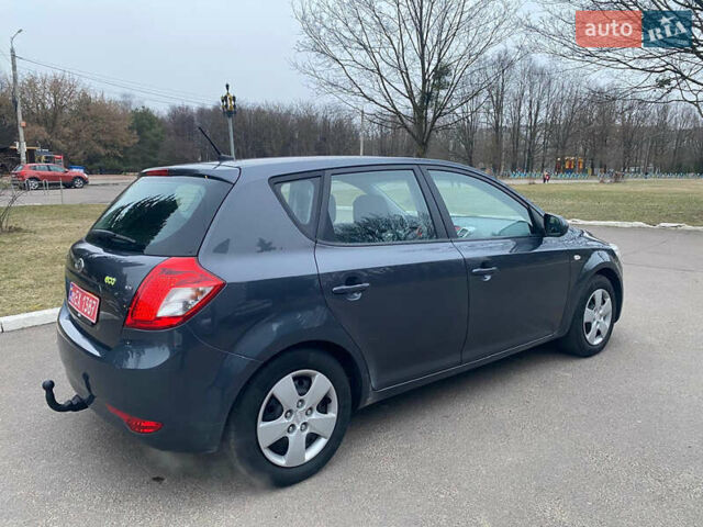 Сірий Кіа Сід, об'ємом двигуна 1.4 л та пробігом 207 тис. км за 5850 $, фото 6 на Automoto.ua