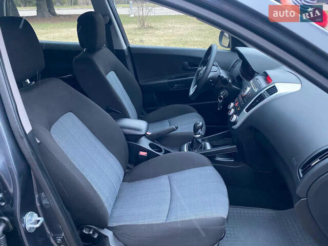 Сірий Кіа Сід, об'ємом двигуна 1.4 л та пробігом 207 тис. км за 5850 $, фото 30 на Automoto.ua