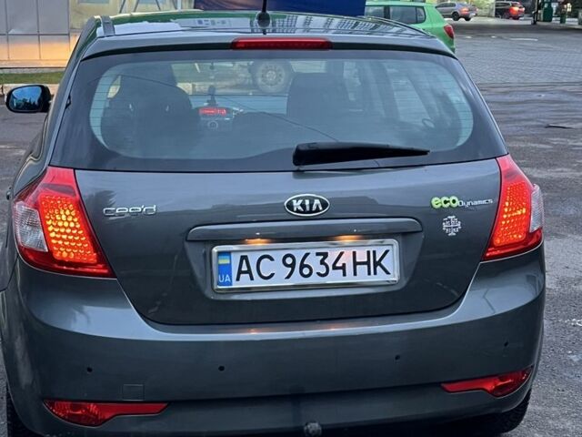 Серый Киа Сид, объемом двигателя 1.6 л и пробегом 187 тыс. км за 6500 $, фото 1 на Automoto.ua