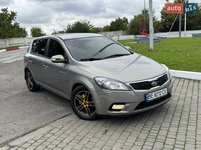 Серый Киа Сид, объемом двигателя 1.6 л и пробегом 241 тыс. км за 7300 $, фото 6 на Automoto.ua