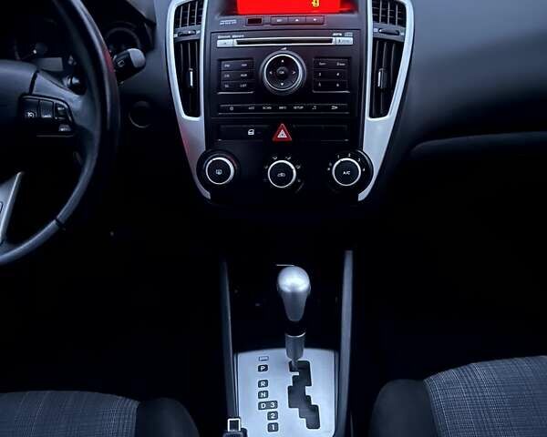 Серый Киа Сид, объемом двигателя 0 л и пробегом 236 тыс. км за 8200 $, фото 16 на Automoto.ua