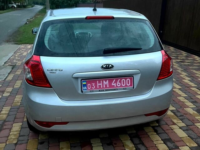 Серый Киа Сид, объемом двигателя 1.6 л и пробегом 236 тыс. км за 8200 $, фото 4 на Automoto.ua