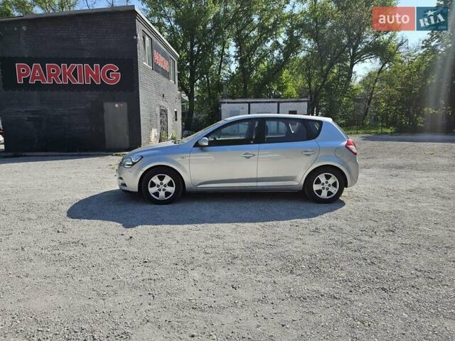 Серый Киа Сид, объемом двигателя 1.4 л и пробегом 154 тыс. км за 6700 $, фото 1 на Automoto.ua