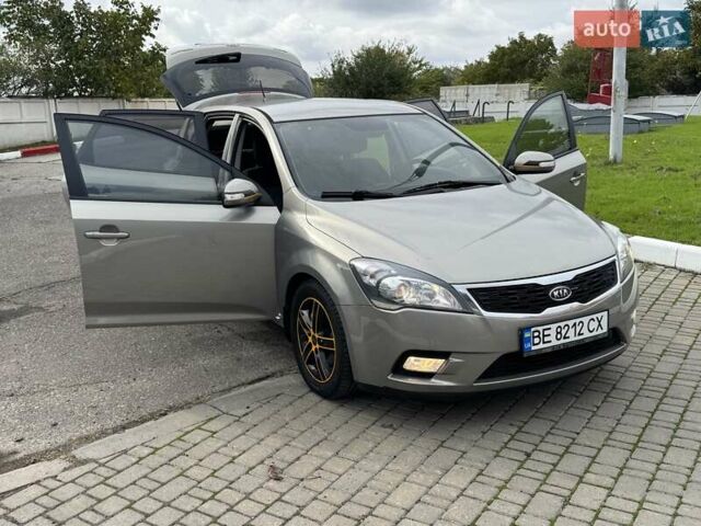 Серый Киа Сид, объемом двигателя 1.6 л и пробегом 241 тыс. км за 7300 $, фото 19 на Automoto.ua