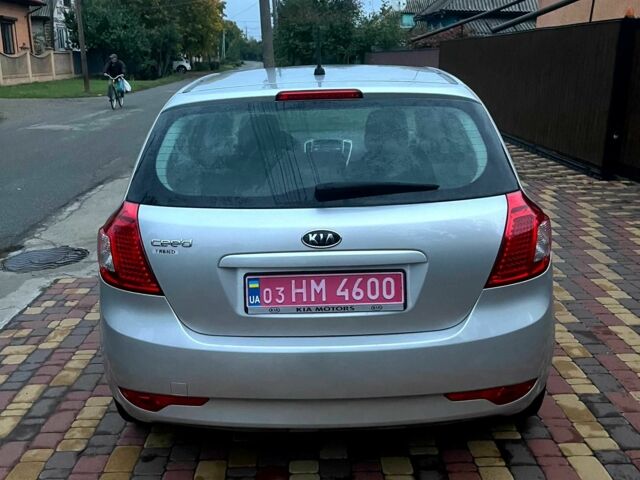 Серый Киа Сид, объемом двигателя 1.6 л и пробегом 236 тыс. км за 8200 $, фото 7 на Automoto.ua