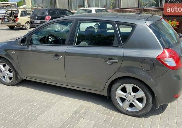 Киа Сид 2010 в Львове на Automoto.ua Серый Киа Сид, объемом двигателя 1.58 л и пробегом 204 тыс. км за 7000 $, фото 3 на Automoto.ua