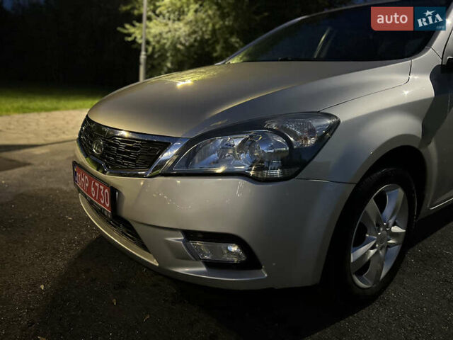 Серый Киа Сид, объемом двигателя 1.6 л и пробегом 159 тыс. км за 7800 $, фото 20 на Automoto.ua