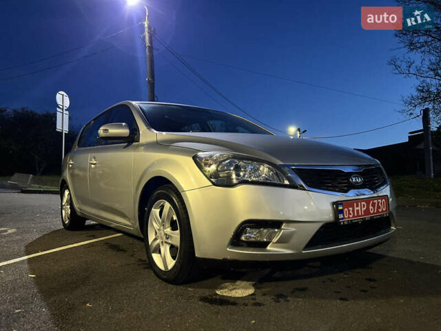 Серый Киа Сид, объемом двигателя 1.6 л и пробегом 159 тыс. км за 7800 $, фото 18 на Automoto.ua