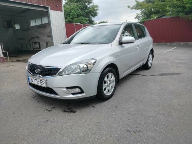 Серый Киа Сид, объемом двигателя 0 л и пробегом 186 тыс. км за 5950 $, фото 3 на Automoto.ua