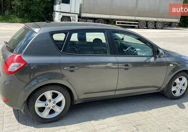 Киа Сид 2010 в Львове на Automoto.ua Серый Киа Сид, объемом двигателя 1.58 л и пробегом 204 тыс. км за 7000 $, фото 1 на Automoto.ua
