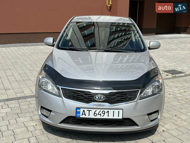 Сірий Кіа Сід, об'ємом двигуна 1.6 л та пробігом 292 тис. км за 6400 $, фото 19 на Automoto.ua
