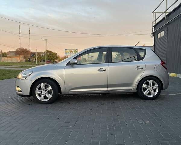 Сірий Кіа Сід, об'ємом двигуна 1.6 л та пробігом 160 тис. км за 8500 $, фото 4 на Automoto.ua
