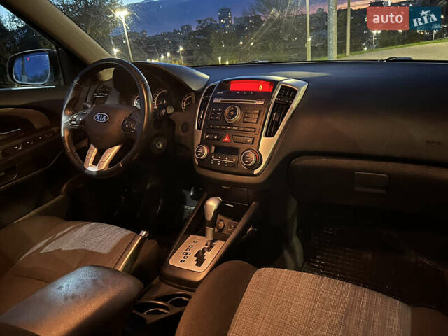 Серый Киа Сид, объемом двигателя 1.6 л и пробегом 159 тыс. км за 7800 $, фото 26 на Automoto.ua