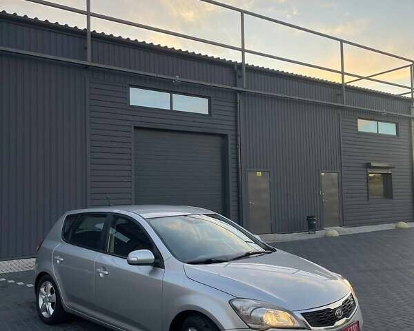 Сірий Кіа Сід, об'ємом двигуна 1.6 л та пробігом 160 тис. км за 8500 $, фото 5 на Automoto.ua