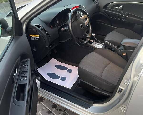 Сірий Кіа Сід, об'ємом двигуна 1.6 л та пробігом 160 тис. км за 8500 $, фото 23 на Automoto.ua