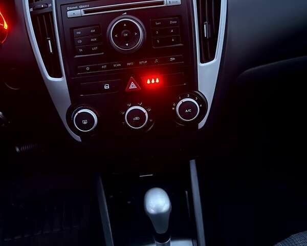 Сірий Кіа Сід, об'ємом двигуна 0 л та пробігом 236 тис. км за 8700 $, фото 19 на Automoto.ua