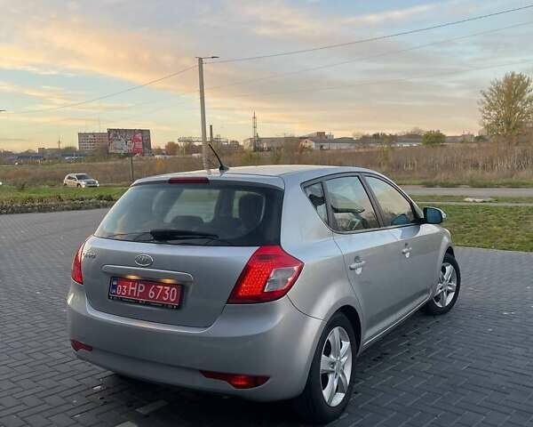 Сірий Кіа Сід, об'ємом двигуна 1.6 л та пробігом 160 тис. км за 8500 $, фото 3 на Automoto.ua
