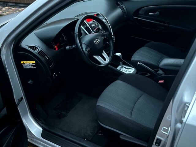 Серый Киа Сид, объемом двигателя 1.6 л и пробегом 236 тыс. км за 8200 $, фото 8 на Automoto.ua