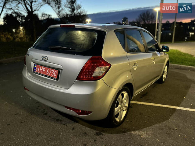 Серый Киа Сид, объемом двигателя 1.6 л и пробегом 159 тыс. км за 7800 $, фото 9 на Automoto.ua