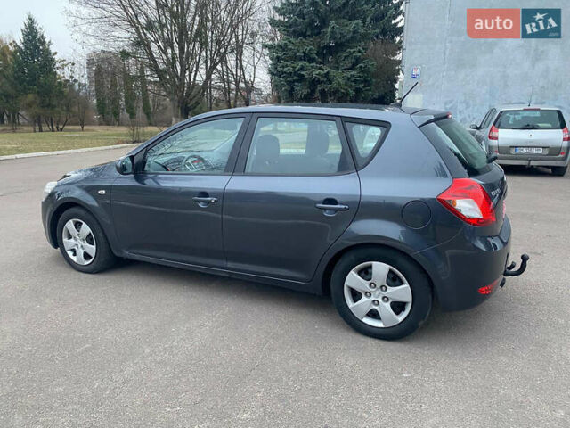 Сірий Кіа Сід, об'ємом двигуна 1.4 л та пробігом 207 тис. км за 5850 $, фото 9 на Automoto.ua