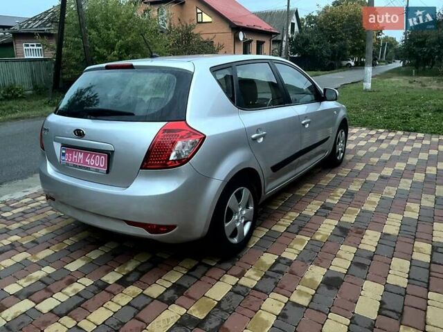 Серый Киа Сид, объемом двигателя 0 л и пробегом 236 тыс. км за 8200 $, фото 3 на Automoto.ua