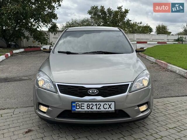Серый Киа Сид, объемом двигателя 1.6 л и пробегом 241 тыс. км за 7300 $, фото 4 на Automoto.ua