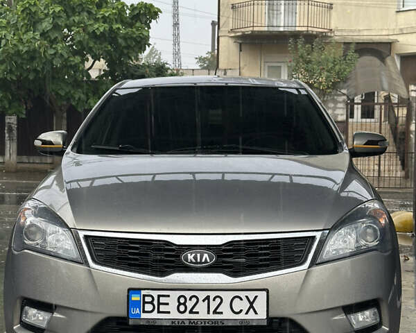 Серый Киа Сид, объемом двигателя 1.58 л и пробегом 240 тыс. км за 6850 $, фото 11 на Automoto.ua