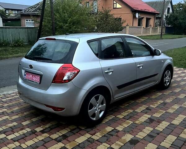 Серый Киа Сид, объемом двигателя 0 л и пробегом 236 тыс. км за 8200 $, фото 2 на Automoto.ua