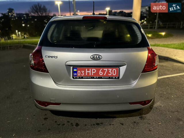 Серый Киа Сид, объемом двигателя 1.6 л и пробегом 159 тыс. км за 7800 $, фото 8 на Automoto.ua