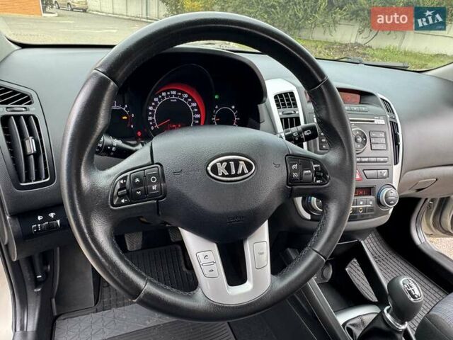 Серый Киа Сид, объемом двигателя 1.6 л и пробегом 241 тыс. км за 7300 $, фото 51 на Automoto.ua