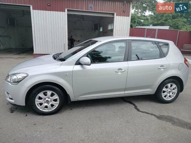 Серый Киа Сид, объемом двигателя 1.6 л и пробегом 156 тыс. км за 5900 $, фото 9 на Automoto.ua