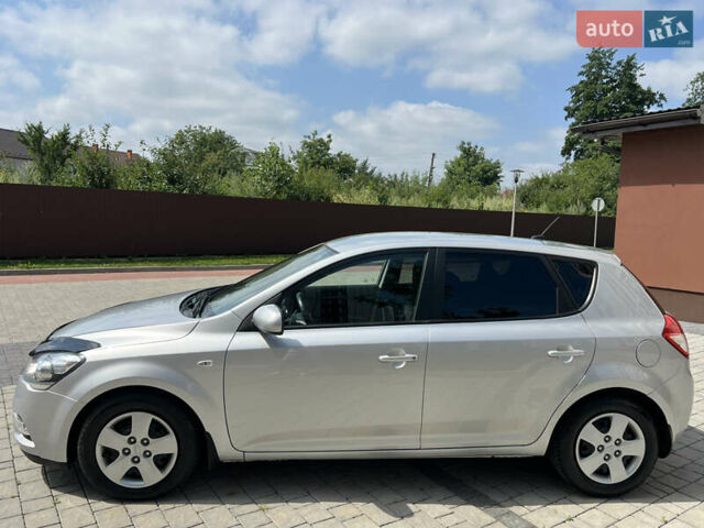 Сірий Кіа Сід, об'ємом двигуна 1.6 л та пробігом 292 тис. км за 6400 $, фото 6 на Automoto.ua