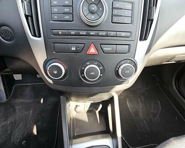 Серый Киа Сид, объемом двигателя 1.4 л и пробегом 154 тыс. км за 6700 $, фото 15 на Automoto.ua