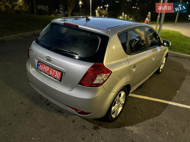 Серый Киа Сид, объемом двигателя 1.6 л и пробегом 159 тыс. км за 7800 $, фото 10 на Automoto.ua