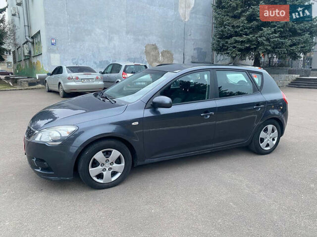 Сірий Кіа Сід, об'ємом двигуна 1.4 л та пробігом 207 тис. км за 5850 $, фото 1 на Automoto.ua