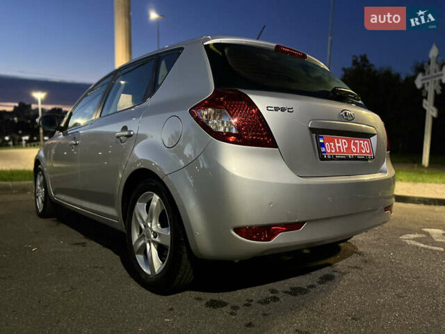 Серый Киа Сид, объемом двигателя 1.6 л и пробегом 159 тыс. км за 7800 $, фото 22 на Automoto.ua