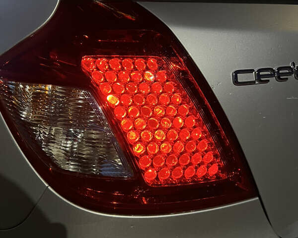 Серый Киа Сид, объемом двигателя 1.6 л и пробегом 159 тыс. км за 7800 $, фото 24 на Automoto.ua