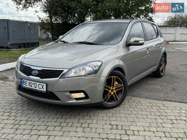 Серый Киа Сид, объемом двигателя 1.6 л и пробегом 241 тыс. км за 7300 $, фото 1 на Automoto.ua