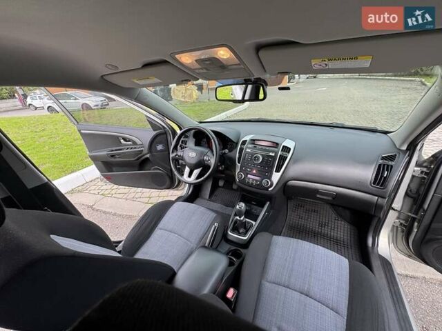 Серый Киа Сид, объемом двигателя 1.6 л и пробегом 241 тыс. км за 7300 $, фото 40 на Automoto.ua