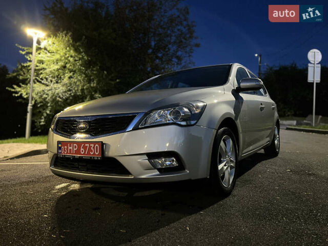Серый Киа Сид, объемом двигателя 1.6 л и пробегом 159 тыс. км за 7800 $, фото 19 на Automoto.ua