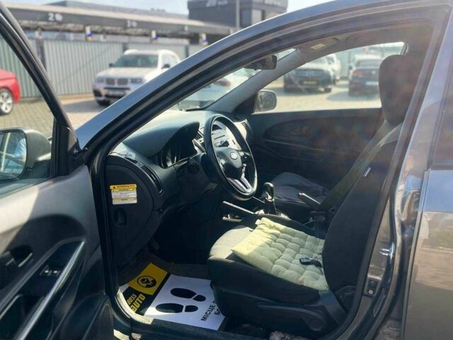 Сірий Кіа Сід, об'ємом двигуна 1.4 л та пробігом 229 тис. км за 7700 $, фото 8 на Automoto.ua