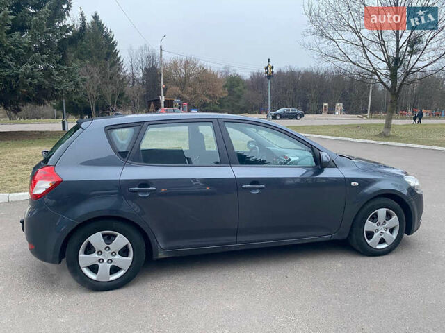 Сірий Кіа Сід, об'ємом двигуна 1.4 л та пробігом 207 тис. км за 5850 $, фото 10 на Automoto.ua