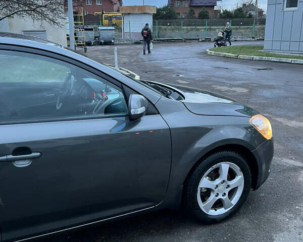 Серый Киа Сид, объемом двигателя 1.58 л и пробегом 187 тыс. км за 6500 $, фото 1 на Automoto.ua