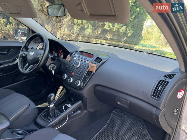 Серый Киа Сид, объемом двигателя 1.59 л и пробегом 194 тыс. км за 7100 $, фото 37 на Automoto.ua