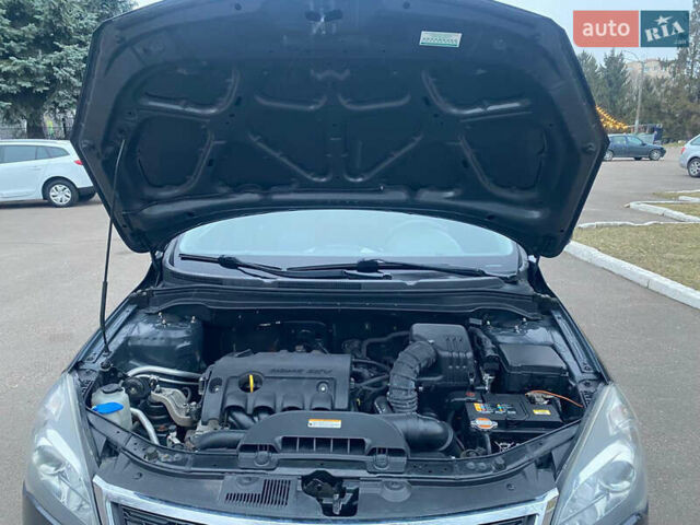 Сірий Кіа Сід, об'ємом двигуна 1.4 л та пробігом 207 тис. км за 5850 $, фото 46 на Automoto.ua