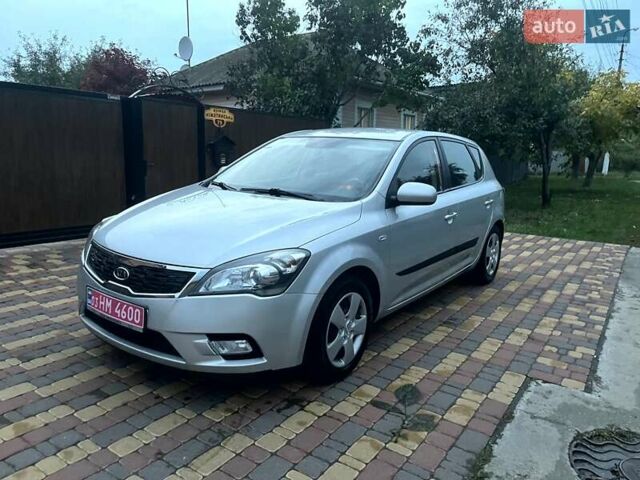 Серый Киа Сид, объемом двигателя 0 л и пробегом 236 тыс. км за 8200 $, фото 9 на Automoto.ua