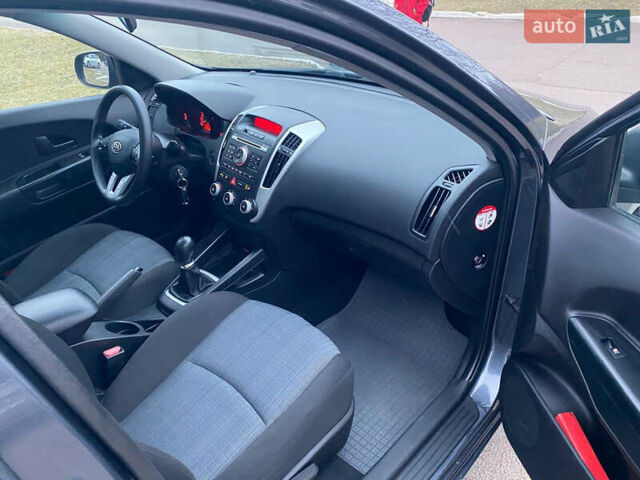 Сірий Кіа Сід, об'ємом двигуна 1.4 л та пробігом 207 тис. км за 5850 $, фото 33 на Automoto.ua