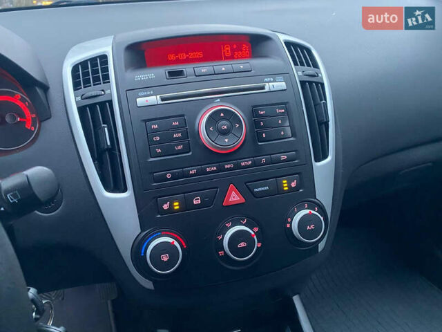 Сірий Кіа Сід, об'ємом двигуна 1.4 л та пробігом 207 тис. км за 5850 $, фото 26 на Automoto.ua